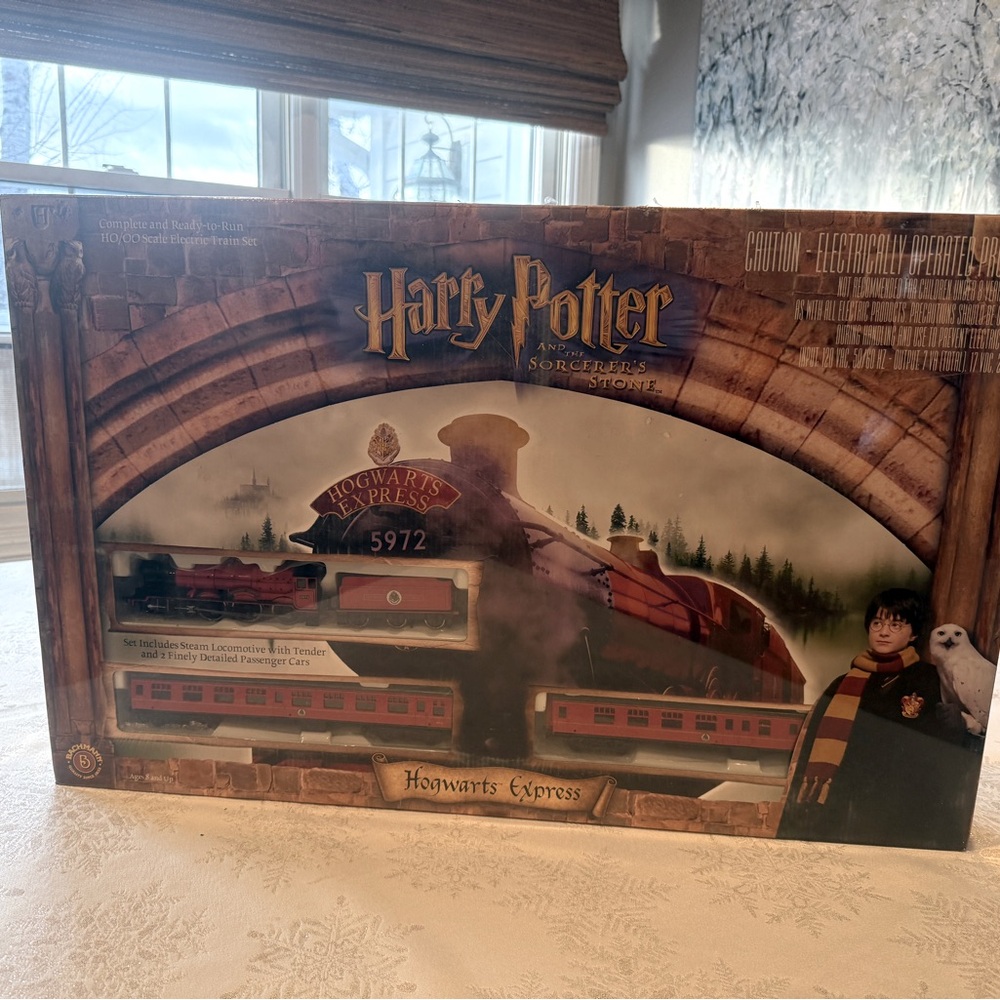 NIB Harry Potter and the Sorcerer’s Stone Hogwarts express electric train set.